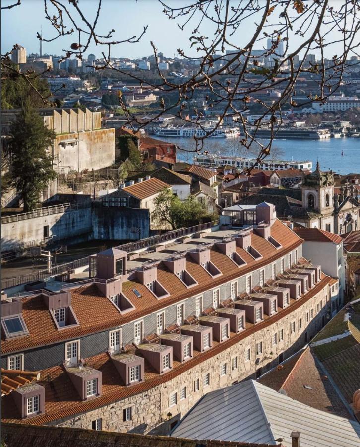 Timbre Virtudes Hotel Porto Luaran gambar The roofs of the houses in the old town