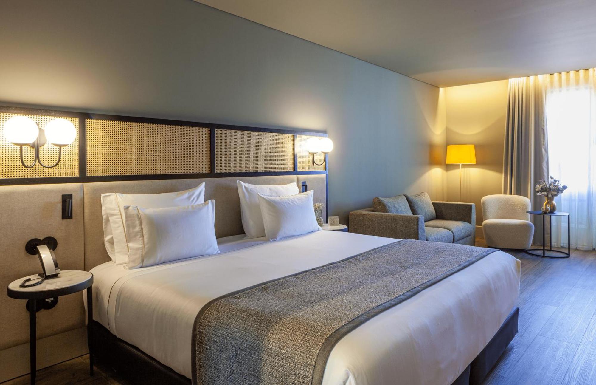 Timbre Virtudes Hotel Porto Luaran gambar A room at the hotel