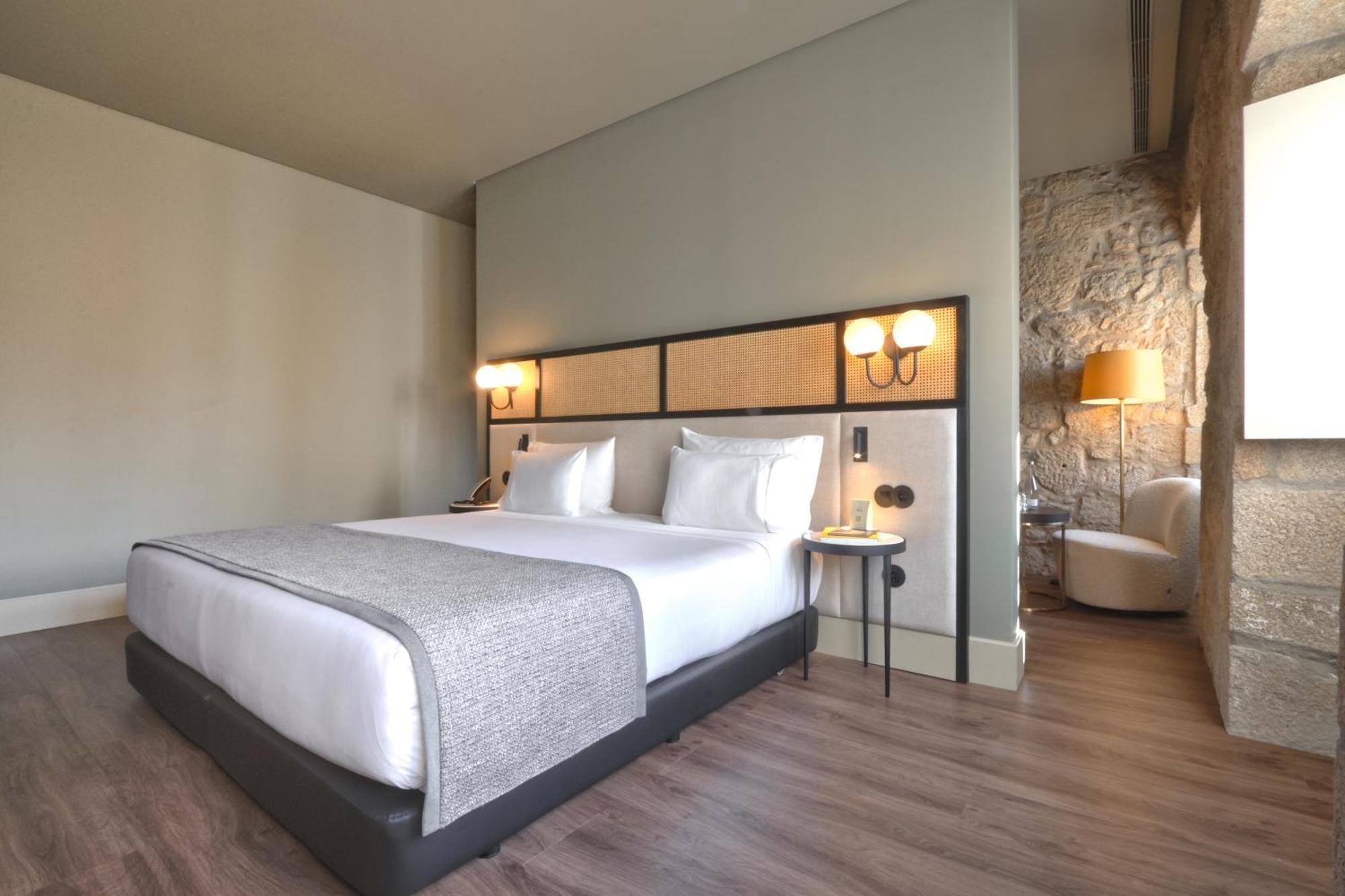 Timbre Virtudes Hotel Porto Luaran gambar Deluxe room